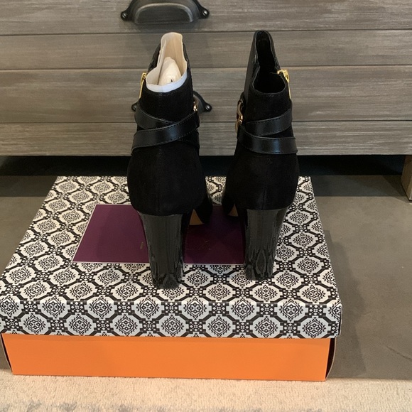 Isola Black Booties - Picture 3 of 6